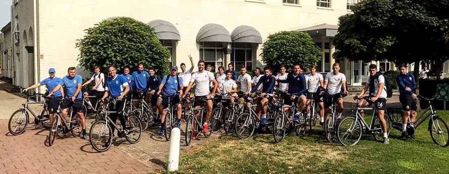 Pogledajte kako se Lokosi biciklima voze na trening