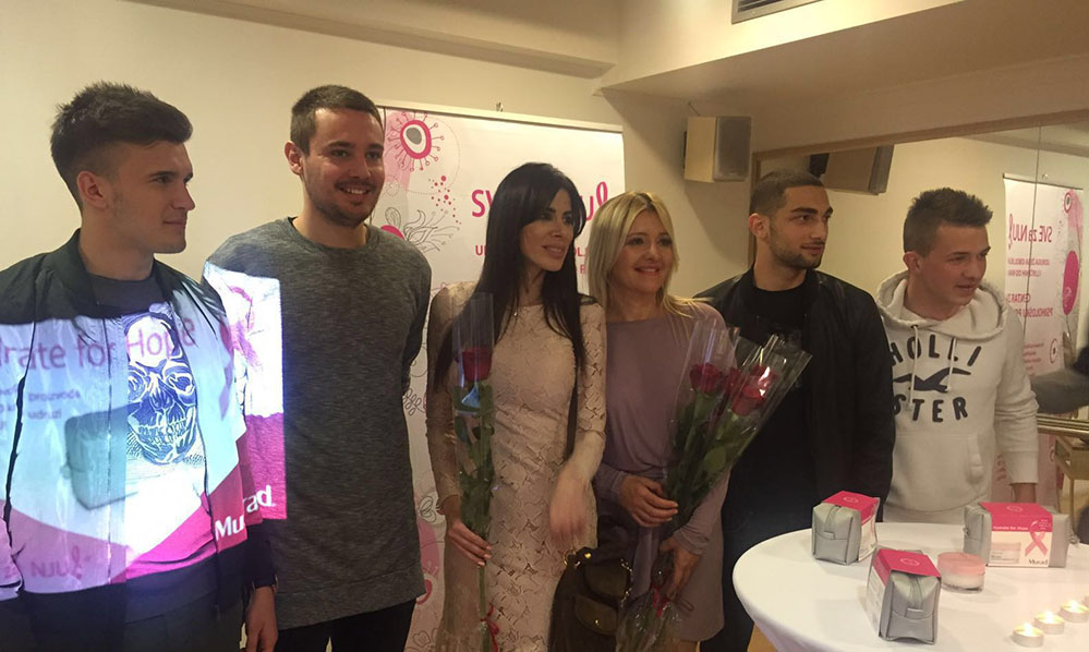 Lokosi na humanitarnoj akciji darivali ruže za Dan žena